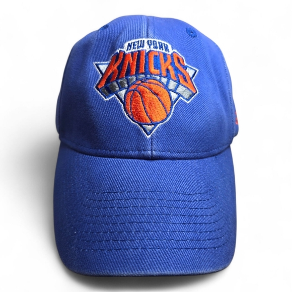 ADIDAS NY Knicks NBA Blue Dad Hat Men's Cap Adjustable Y2K Basketball Fan Sporty - Picture 1 of 9